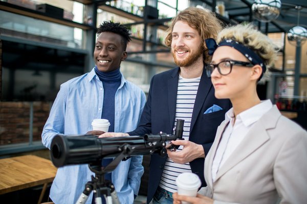 Quels sont les meilleurs endroits pour observer les flamants roses en Camargue, France?
